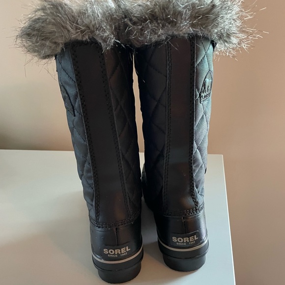 Women’s Sorel Tofino winter boot Size 7 - Picture 2 of 2